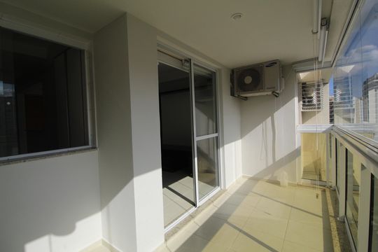 Sala - Varanda de apartamento à venda com 2 quartos, 67m² em Barra da Tijuca, Rio de Janeiro
