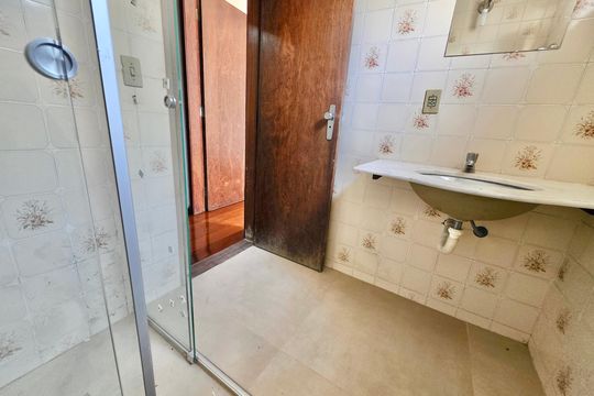 Banheiro Social de apartamento para alugar com 3 quartos, 127m² em Santo Antônio, Belo Horizonte