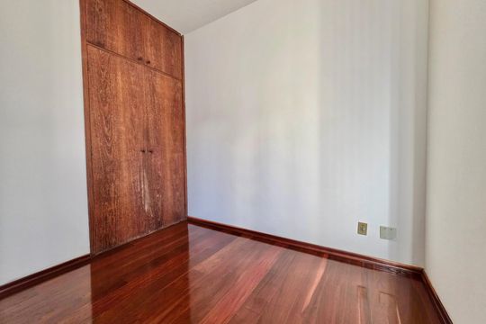 Quarto 3 de apartamento para alugar com 3 quartos, 127m² em Santo Antônio, Belo Horizonte