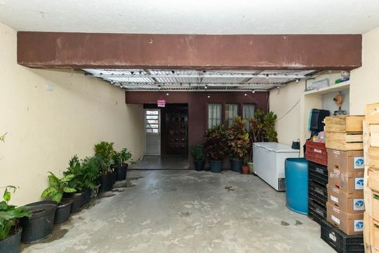 Garagem de casa à venda com 2 quartos, 150m² em Cidade Antônio Estêvão de Carvalho, São Paulo