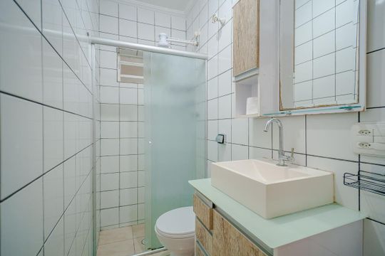 Banheiro de casa para alugar com 1 quarto, 55m² em Vila Dalva, São Paulo