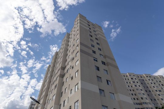 Fachada do bloco de apartamento para alugar com 2 quartos, 45m² em Mantiqueira, Belo Horizonte