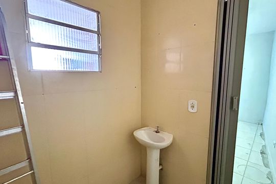 Banheiro de casa para alugar com 1 quarto, 60m² em Parque Primavera, Guarulhos