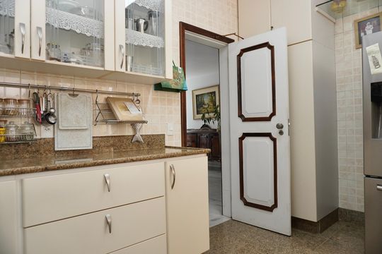 Cozinha de apartamento à venda com 5 quartos, 320m² em Centro, Belo Horizonte