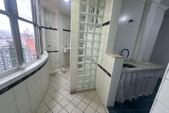 Área de Serviço de apartamento para alugar com 2 quartos, 138m² em Centro, São Vicente