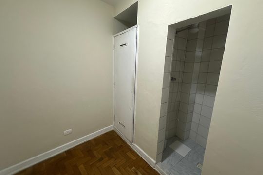 Quarto de Serviço  de apartamento para alugar com 2 quartos, 138m² em Centro, São Vicente