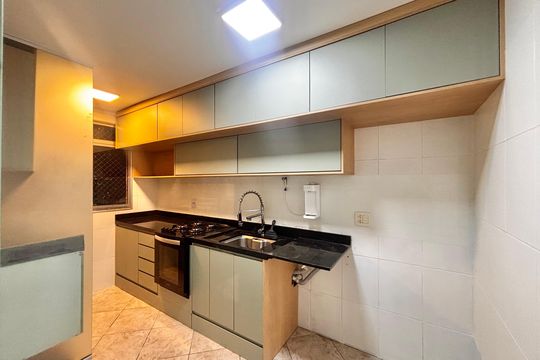 Cozinha de apartamento à venda com 2 quartos, 57m² em Bandeiras, Osasco