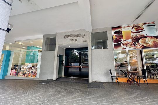 Fachada de apartamento à venda com 2 quartos, 52m² em Bigorrilho, Curitiba