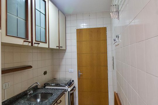Cozinha de apartamento à venda com 2 quartos, 52m² em Bigorrilho, Curitiba