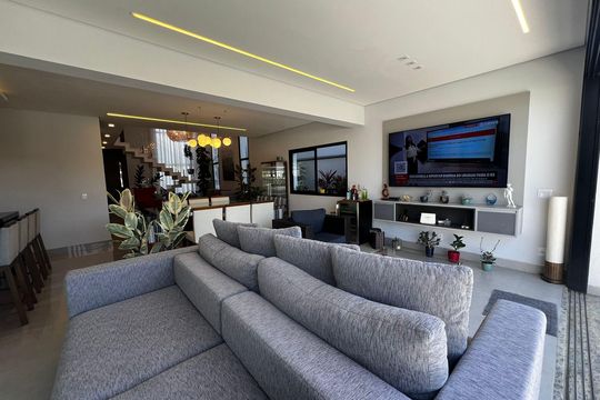 Casa de Condomínio à venda com 3 quartos, 250m² em Swiss Park, Campinas