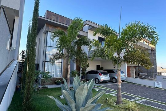 Fachada de casa de condomínio à venda com 3 quartos, 250m² em Swiss Park, Campinas