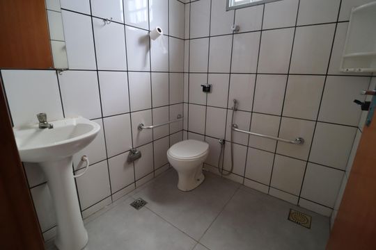 Banheiro Social de casa para alugar com 3 quartos, 107m² em Nossa Senhora Aparecida, Uberlândia