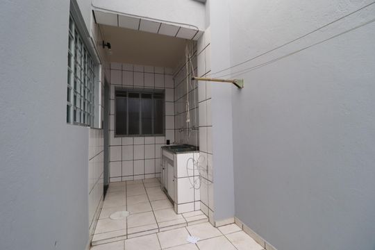 Área de Serviço de casa para alugar com 3 quartos, 107m² em Nossa Senhora Aparecida, Uberlândia