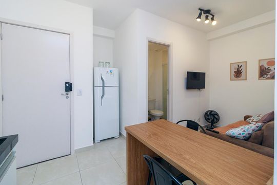 Cozinha de apartamento para alugar com 1 quarto, 25m² em Jardim Monte Azul, São Paulo
