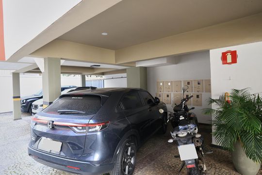 Garagem de apartamento para alugar com 3 quartos, 96m² em Santa Efigênia, Belo Horizonte