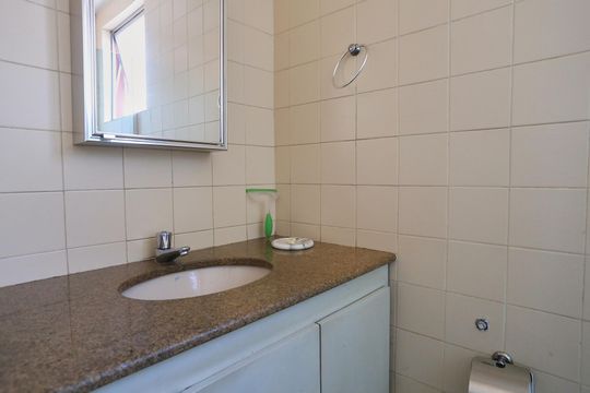 Banheiro da Suíte de apartamento para alugar com 3 quartos, 96m² em Santa Efigênia, Belo Horizonte