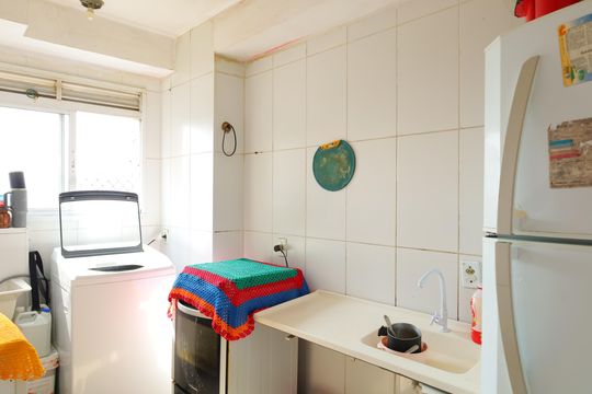Cozinha de apartamento à venda com 2 quartos, 48m² em Jardim Guaianazes, São Paulo