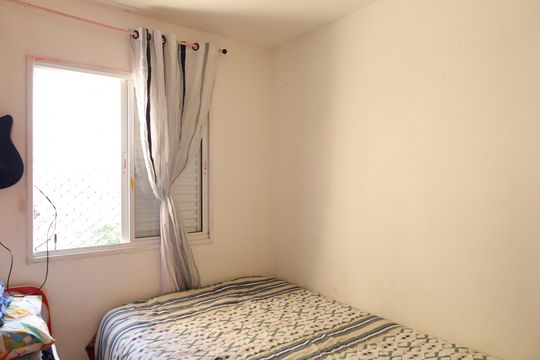 Quarto 1 de apartamento à venda com 2 quartos, 48m² em Jardim Guaianazes, São Paulo
