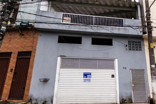 Fachada de casa à venda com 3 quartos, 154m² em Vila Independencia, Mauá