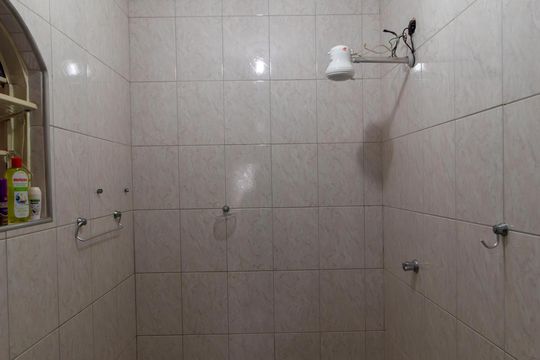 Banheiro da Suíte de casa à venda com 3 quartos, 170m² em Jardim Carlos Lourenço, Campinas