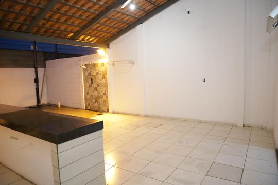 Casa de Condomínio para alugar com 2 quartos, 55m² em Setor Orientville, Goiânia