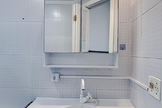Banheiro de apartamento para alugar com 1 quarto, 50m² em Vila Zilda, São Paulo