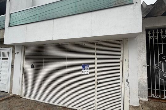 Fachada de casa para alugar com 2 quartos, 65m² em Jardim Silvina, São Bernardo do Campo