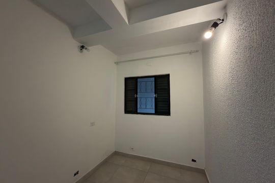 Quarto 2 de casa para alugar com 2 quartos, 65m² em Jardim Silvina, São Bernardo do Campo