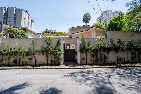Fachada de casa à venda com 4 quartos, 433m² em Real Parque, São Paulo