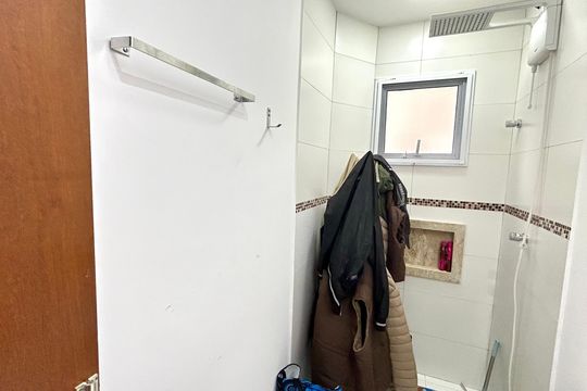 Banheiro da Suíte 1 de casa de condomínio para alugar com 2 quartos, 140m² em Jardim Izildinha, Guarulhos