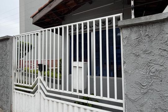 Fachada de apartamento para alugar com 2 quartos, 58m² em Baeta Neves, São Bernardo do Campo