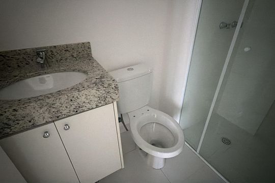 Banheiro de apartamento para alugar com 1 quarto, 45m² em Chácara Tatuapé, São Paulo