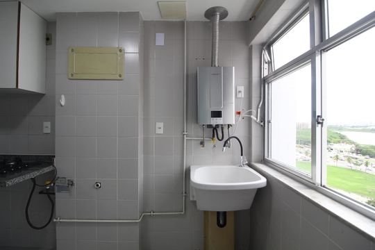 Área de Serviço de apartamento para alugar com 2 quartos, 89m² em Barra Olímpica, Rio de Janeiro