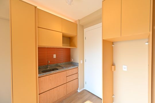 Cozinha de apartamento à venda com 1 quarto, 25m² em Vila Clementino, São Paulo