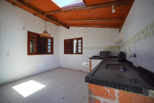 Cozinha  de casa para alugar com 2 quartos, 120m² em Rio Tavares, Florianópolis