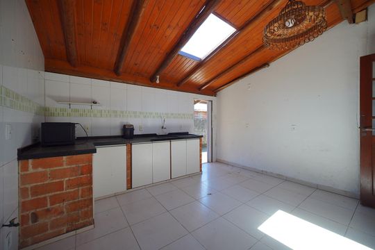 Cozinha  de casa para alugar com 2 quartos, 120m² em Rio Tavares, Florianópolis