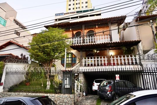 Fachada  de casa à venda com 6 quartos, 502m² em São Lucas, Belo Horizonte