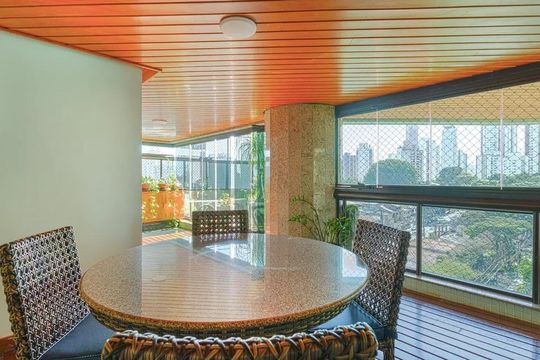 Varanda de apartamento à venda com 4 quartos, 375m² em Jardim Analia Franco, São Paulo
