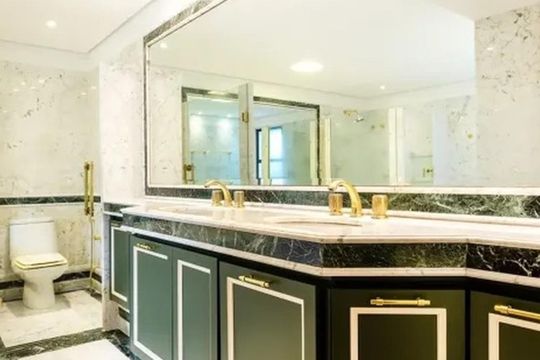 Banheiro de apartamento à venda com 3 quartos, 375m² em Jardim Analia Franco, São Paulo