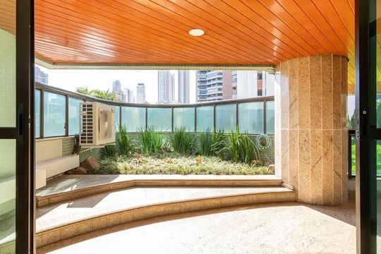 Varanda de apartamento à venda com 3 quartos, 375m² em Jardim Analia Franco, São Paulo