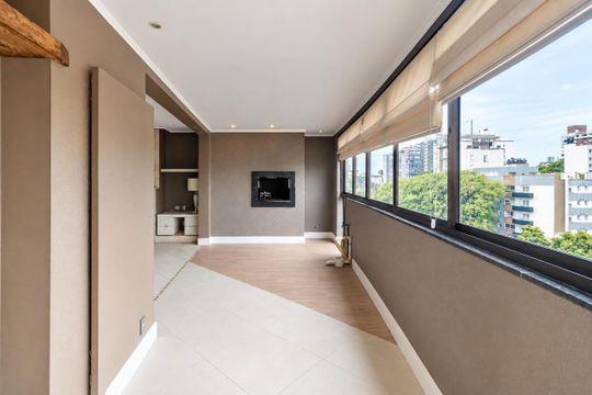 Varanda de apartamento para alugar com 3 quartos, 150m² em Petrópolis, Porto Alegre