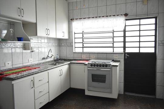 Cozinha de casa à venda com 3 quartos, 130m² em Parque Imperial, São Paulo