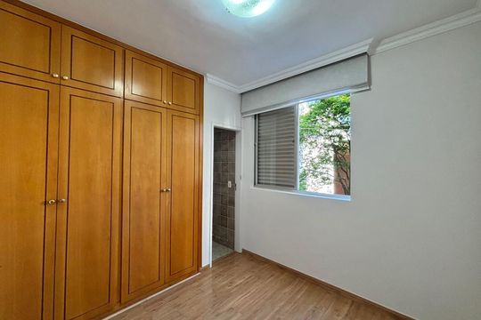 Suíte de apartamento para alugar com 2 quartos, 70m² em Sion, Belo Horizonte