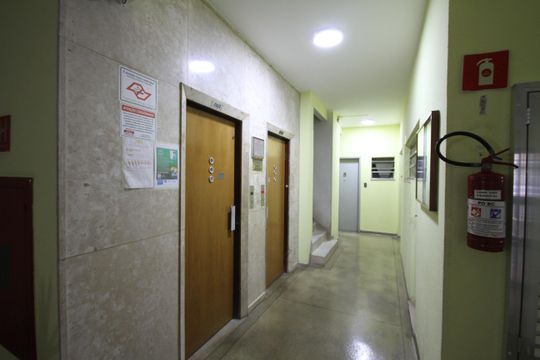 Hall de entrada de kitnet/studio à venda com 1 quarto, 35m² em Aclimação, São Paulo