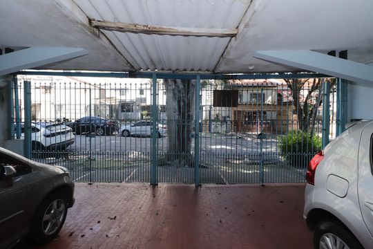 Garagem de casa à venda com 8 quartos, 293m² em Tatuapé, São Paulo