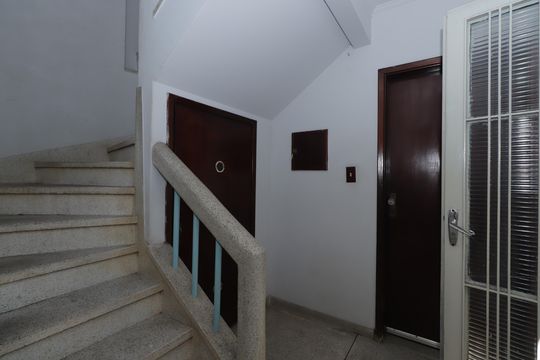 Escada de casa à venda com 8 quartos, 293m² em Tatuapé, São Paulo