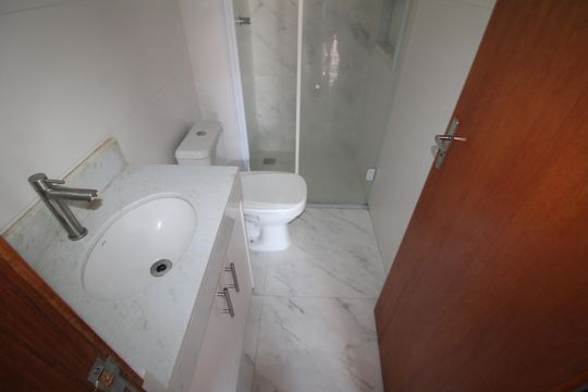 Banheiro de kitnet/studio para alugar com 1 quarto, 32m² em Santana, São Paulo