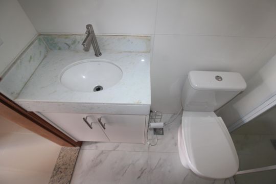 Banheiro de kitnet/studio para alugar com 1 quarto, 32m² em Santana, São Paulo