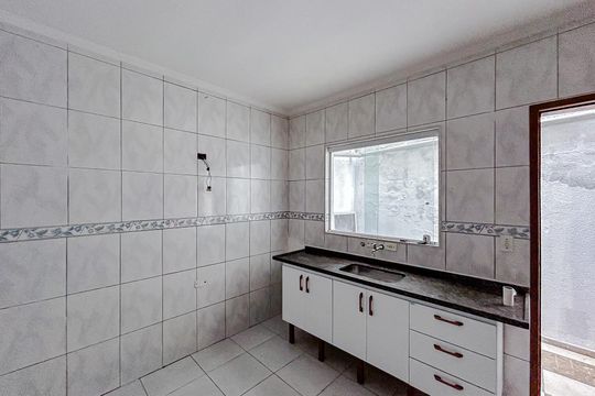 Cozinha de casa de condomínio para alugar com 2 quartos, 51m² em Vila Beatriz, São Paulo