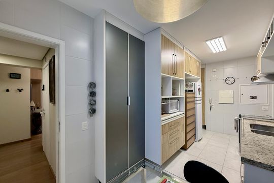 Cozinha de apartamento à venda com 4 quartos, 178m² em Cidade Monções, São Paulo